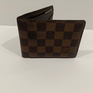 Authentic Men’s Damier Louis Vuitton Wallet
